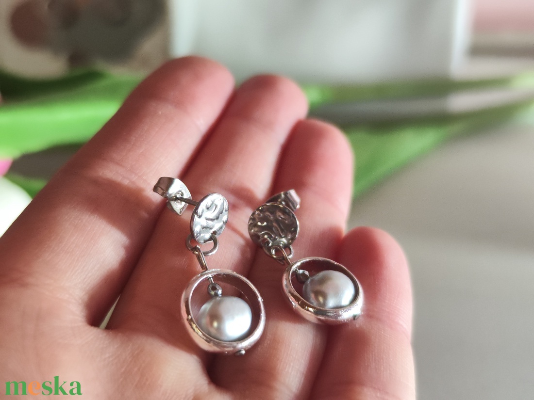 Egyedi, barokk édesvízi tenyésztett gyöngy fülbevaló, hematittal! - ékszer - fülbevaló - lógó fülbevaló - Meska.hu