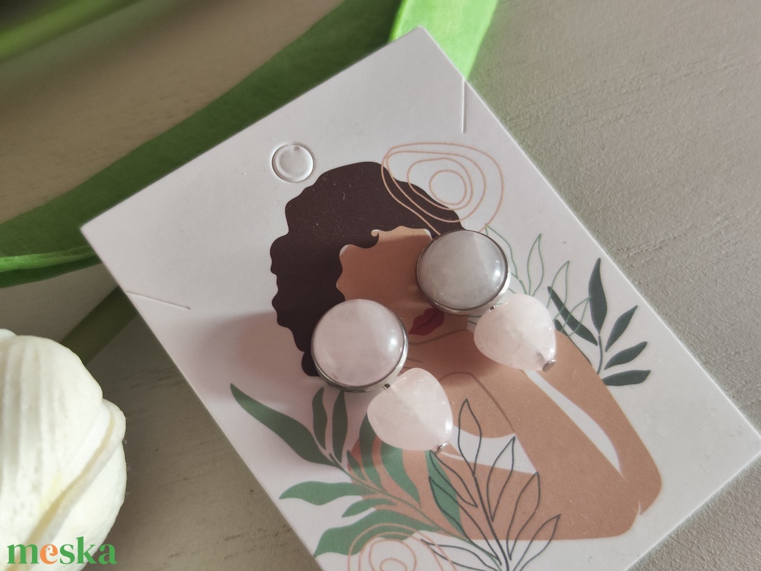 Egyedi rózsakvarc cabochon bedugós nemesacél fülbevaló (12 mm) � levehető szív kővel (10 mm)! - ékszer - fülbevaló - lógó fülbevaló - Meska.hu