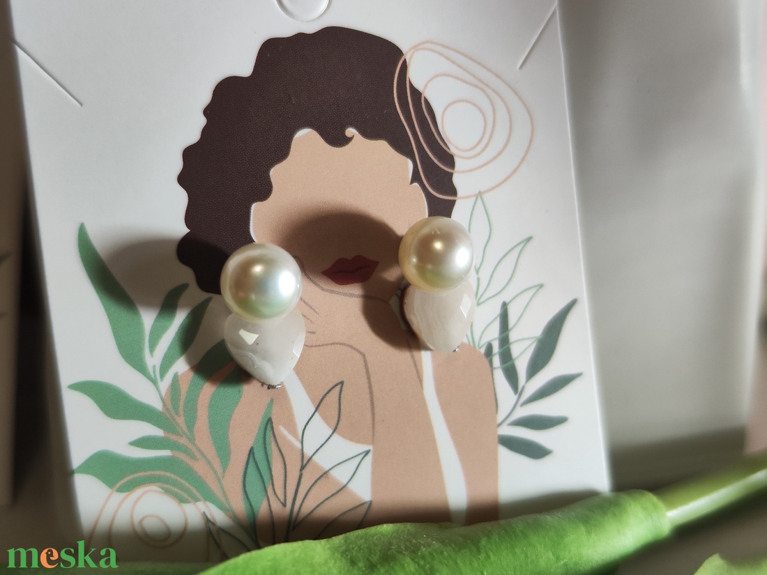 Egyedi, édesvízi tenyésztett gyöngy fülbevaló AAA minőségű természetes szív jáspis medállal! - ékszer - fülbevaló - lógó fülbevaló - Meska.hu