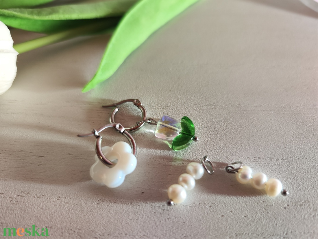 Tavaszi elegancia- Kézzel készítve! - ékszer - fülbevaló - lógó fülbevaló - Meska.hu