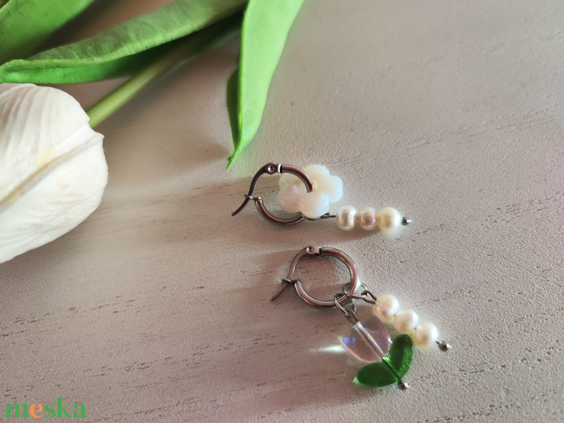 Tavaszi elegancia- Kézzel készítve! - ékszer - fülbevaló - lógó fülbevaló - Meska.hu