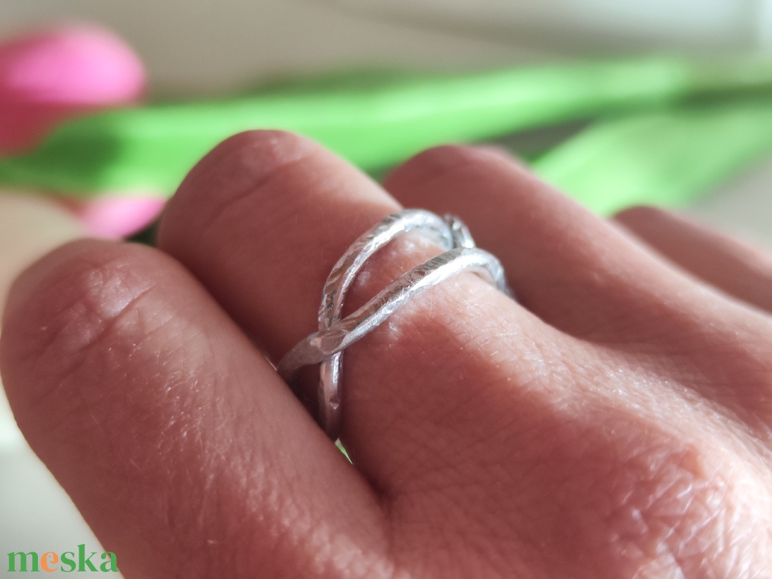 Egyedi Unisex kézműves csavart gyűrű � ezüst acélhuzal, multifunkciós! - ékszer - gyűrű - gyöngyös gyűrű - Meska.hu