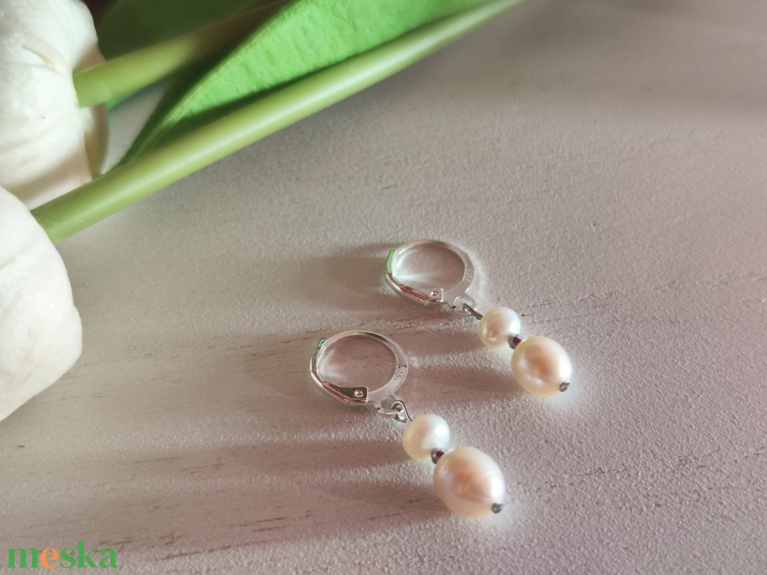 Hófehér Elegancia � Édesvízi tenyésztett gyöngy és hematit ezüst fülbevaló (S925) - ékszer - fülbevaló - lógó fülbevaló - Meska.hu