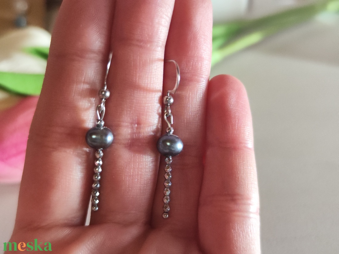 Misztikus Éj � Tenyésztett gyöngy és Hematit fülbevaló - ékszer - fülbevaló - lógó fülbevaló - Meska.hu