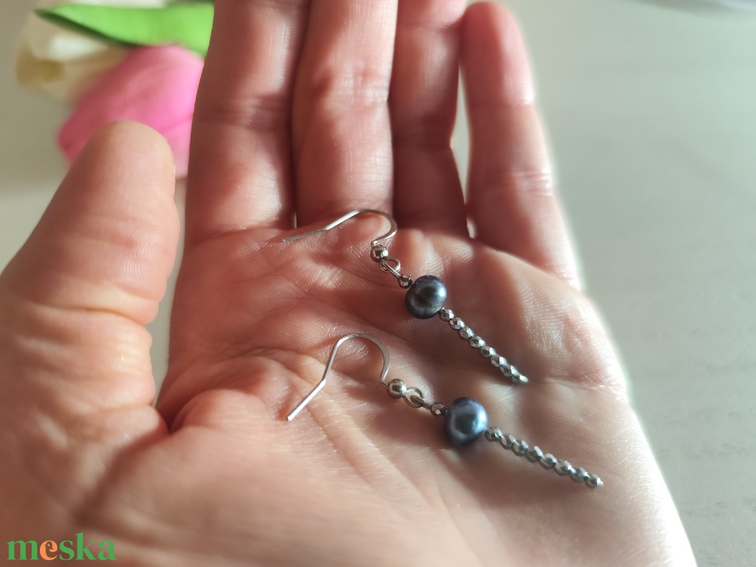 Misztikus Éj � Tenyésztett gyöngy és Hematit fülbevaló - ékszer - fülbevaló - lógó fülbevaló - Meska.hu