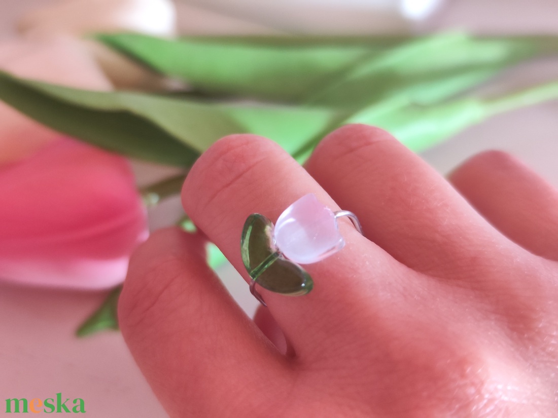 Tavaszi Megújulás az Ujjaidon � Egyedi Tulipán Gyűrű - ékszer - gyűrű - gyöngyös gyűrű - Meska.hu