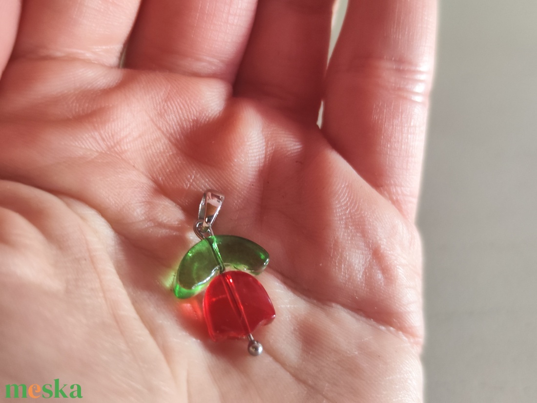 Kézműves Üveg Tulipán Medál � A tavasz eleganciája - ékszer - nyaklánc - medál - Meska.hu