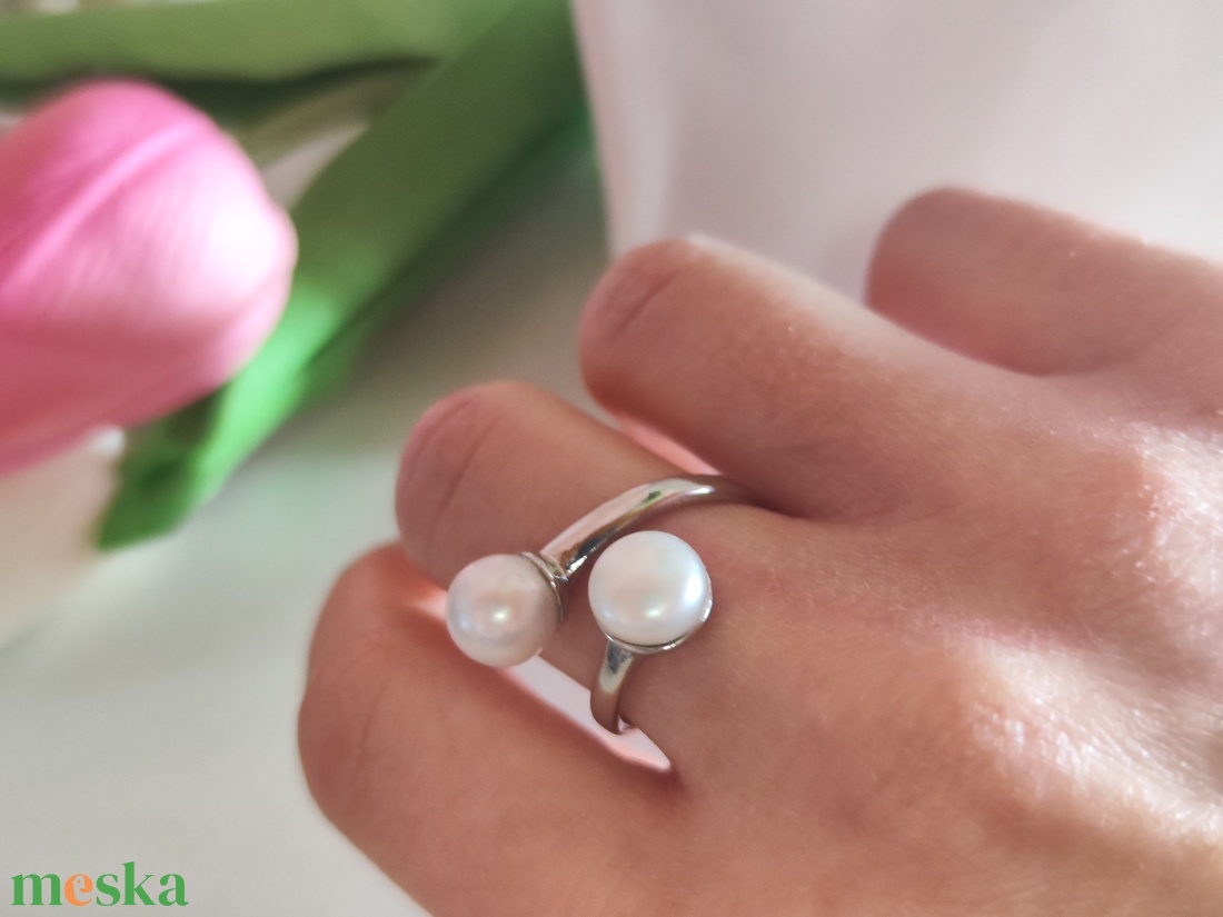Klasszikus Elegancia: Antikolt Ezüst Állítható Gyűrű Édesvízi Gyöngyökkel - ékszer - gyűrű - gyöngyös gyűrű - Meska.hu
