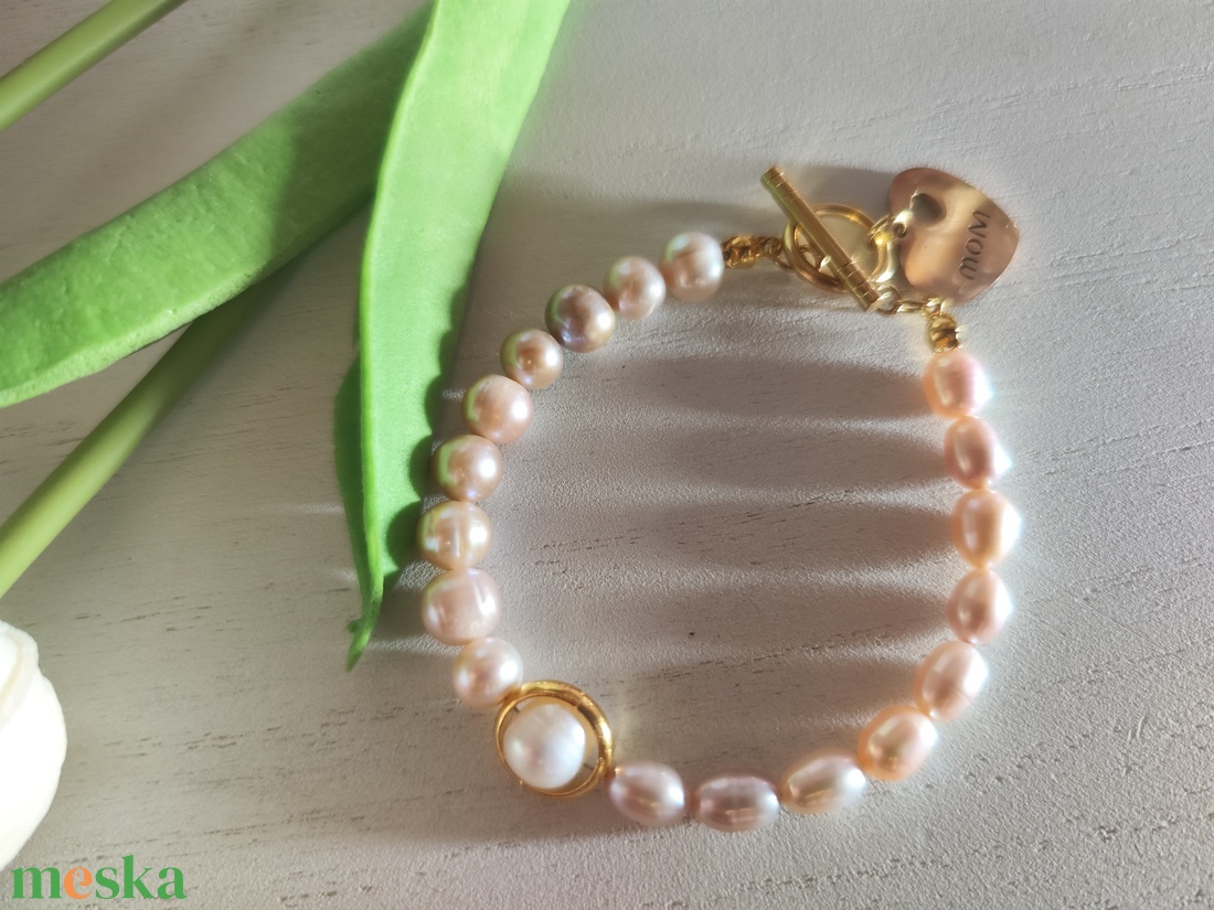 Anya Igazgyöngy Karkötő � Elegancia Tavasz Típusú Hölgyeknek (Nemesacél) - ékszer - karkötő - gyöngyös karkötő - Meska.hu