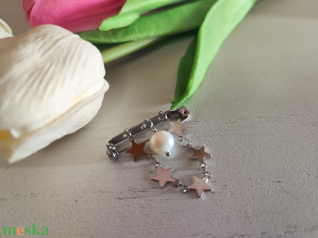 Csillagos Ragyogás � Nemesacél Kitűző Természetes Gyönggyel - ékszer - kitűző és bross - Meska.hu