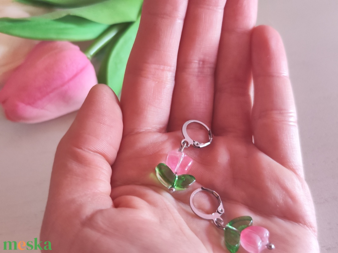 Nemesacél, aszimmetrikus tulipános fülbevaló � finom, tavaszi hangulatban  - ékszer - fülbevaló - lógó fülbevaló - Meska.hu