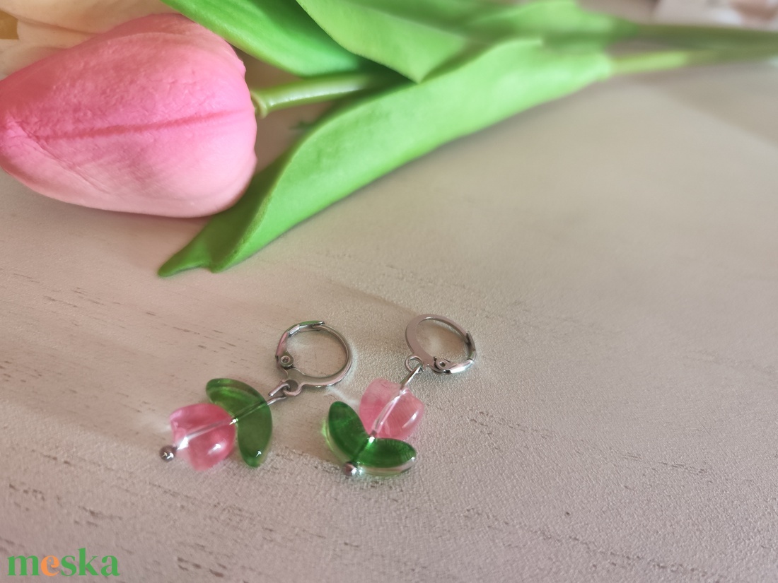 Nemesacél, aszimmetrikus tulipános fülbevaló � finom, tavaszi hangulatban  - ékszer - fülbevaló - lógó fülbevaló - Meska.hu