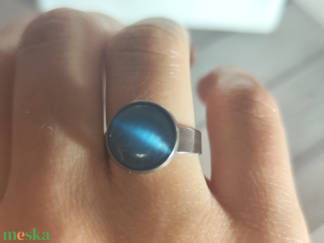 Misztikus kék macskaszem nemesacél állítható gyűrű (12 mm) - ékszer - gyűrű - üveglencsés gyűrű - Meska.hu