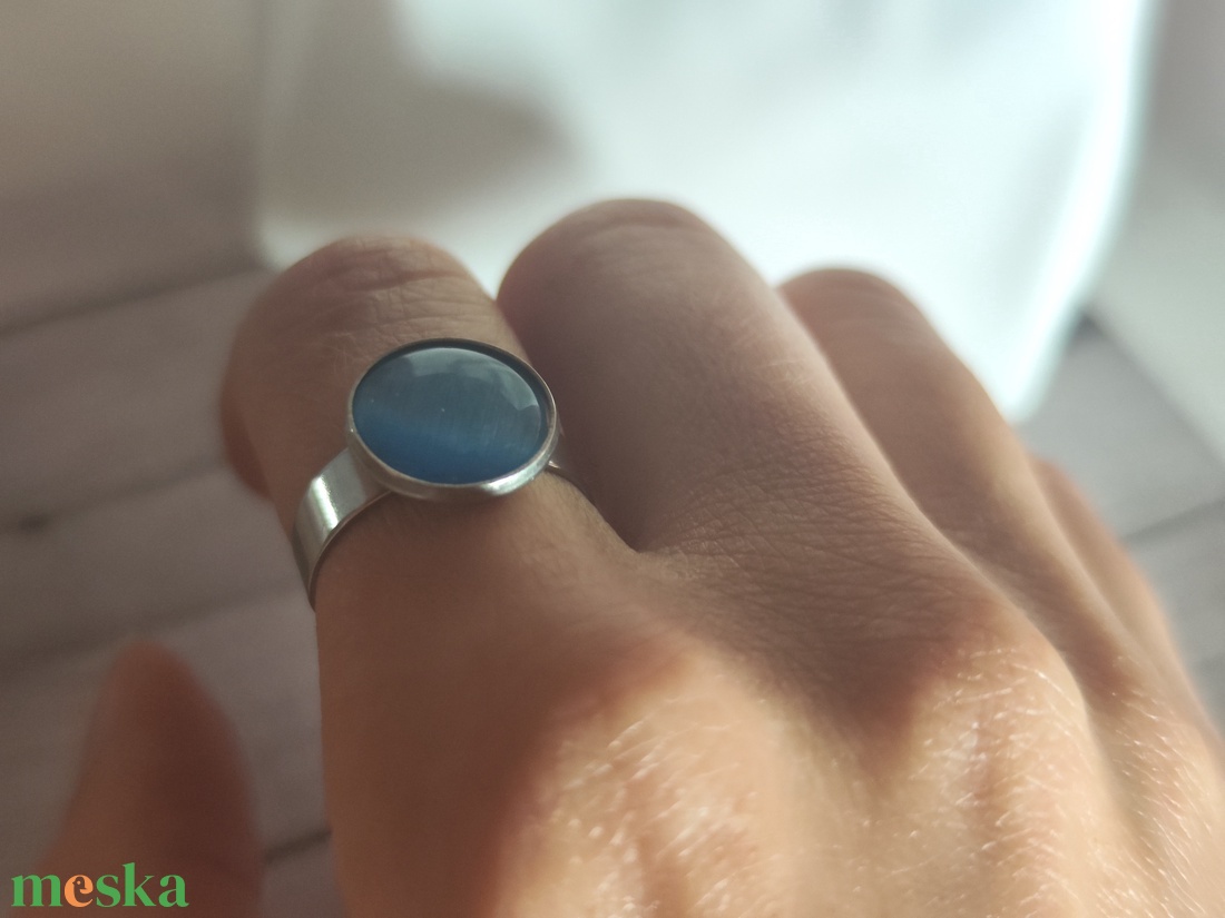 Misztikus kék macskaszem nemesacél állítható gyűrű (12 mm) - ékszer - gyűrű - üveglencsés gyűrű - Meska.hu