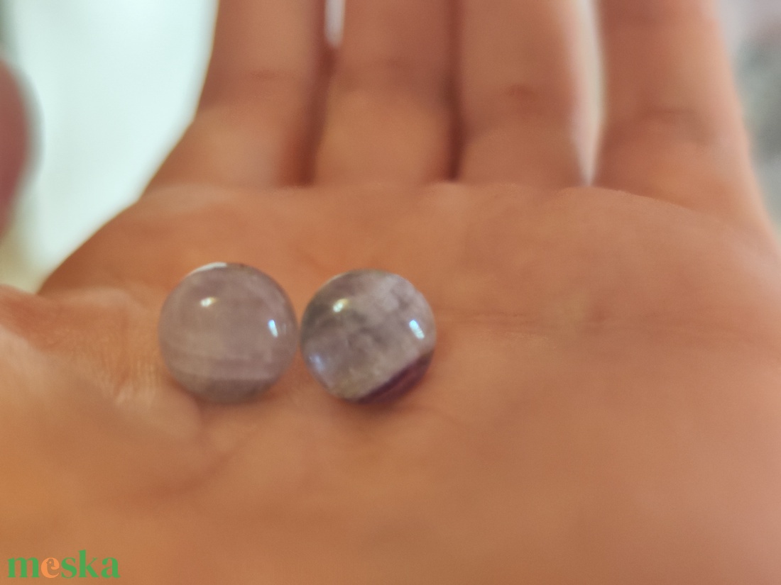 Kézműves Ametiszt pötty fülbevaló (10 mm) nemesacél alapon! - ékszer - fülbevaló - pötty fülbevaló - Meska.hu