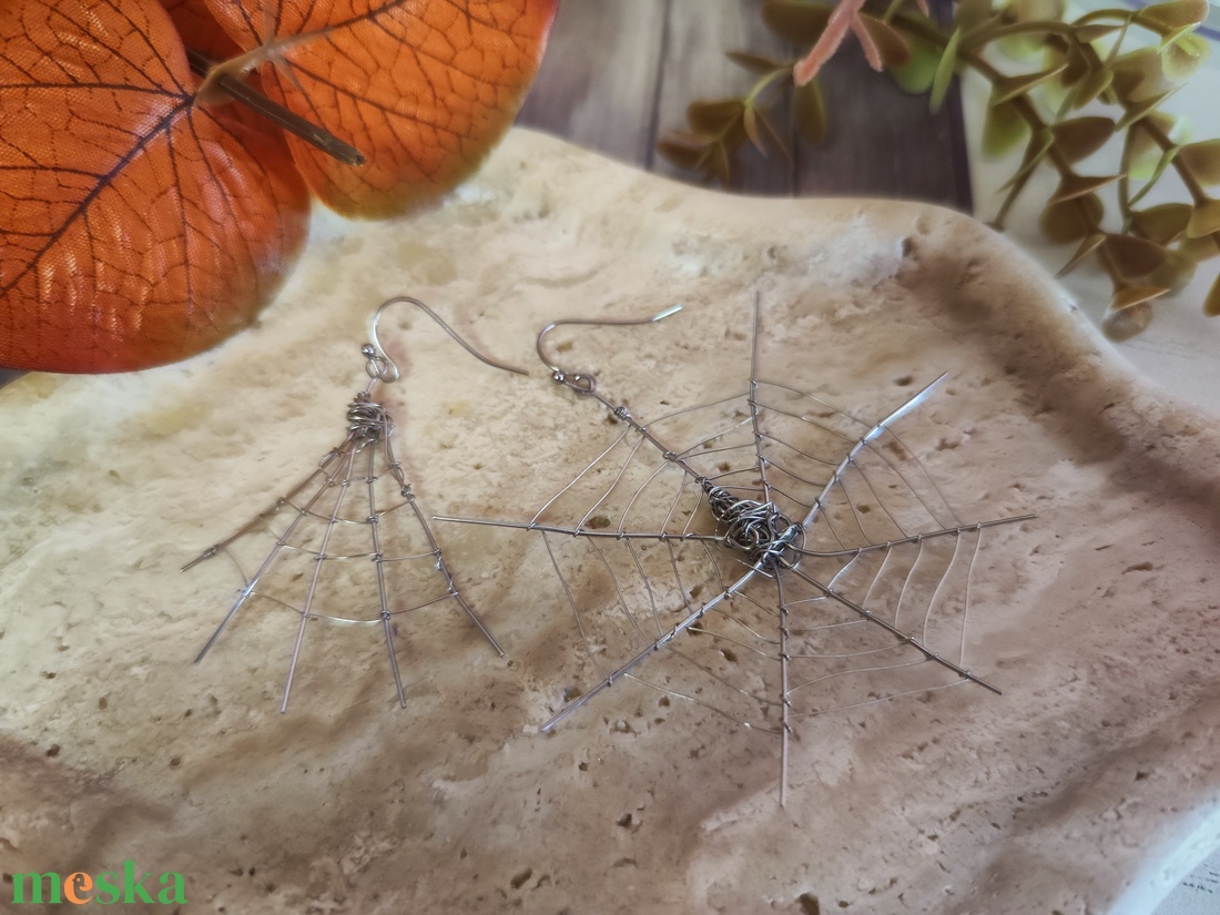 Halloween Pókháló Fülbevaló � Egyedi, Kézzel Készült Nemesacél Ékszer - ékszer - fülbevaló - lógó fülbevaló - Meska.hu
