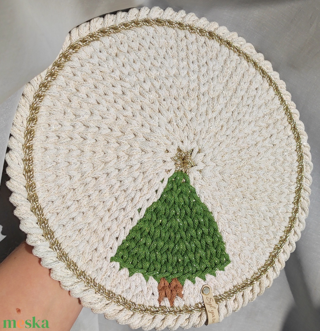 Horgolt karácsonyfa mintás karácsonyi asztaldísz - karácsony - karácsonyi lakásdekoráció - ünnepi asztaldekoráció - Meska.hu