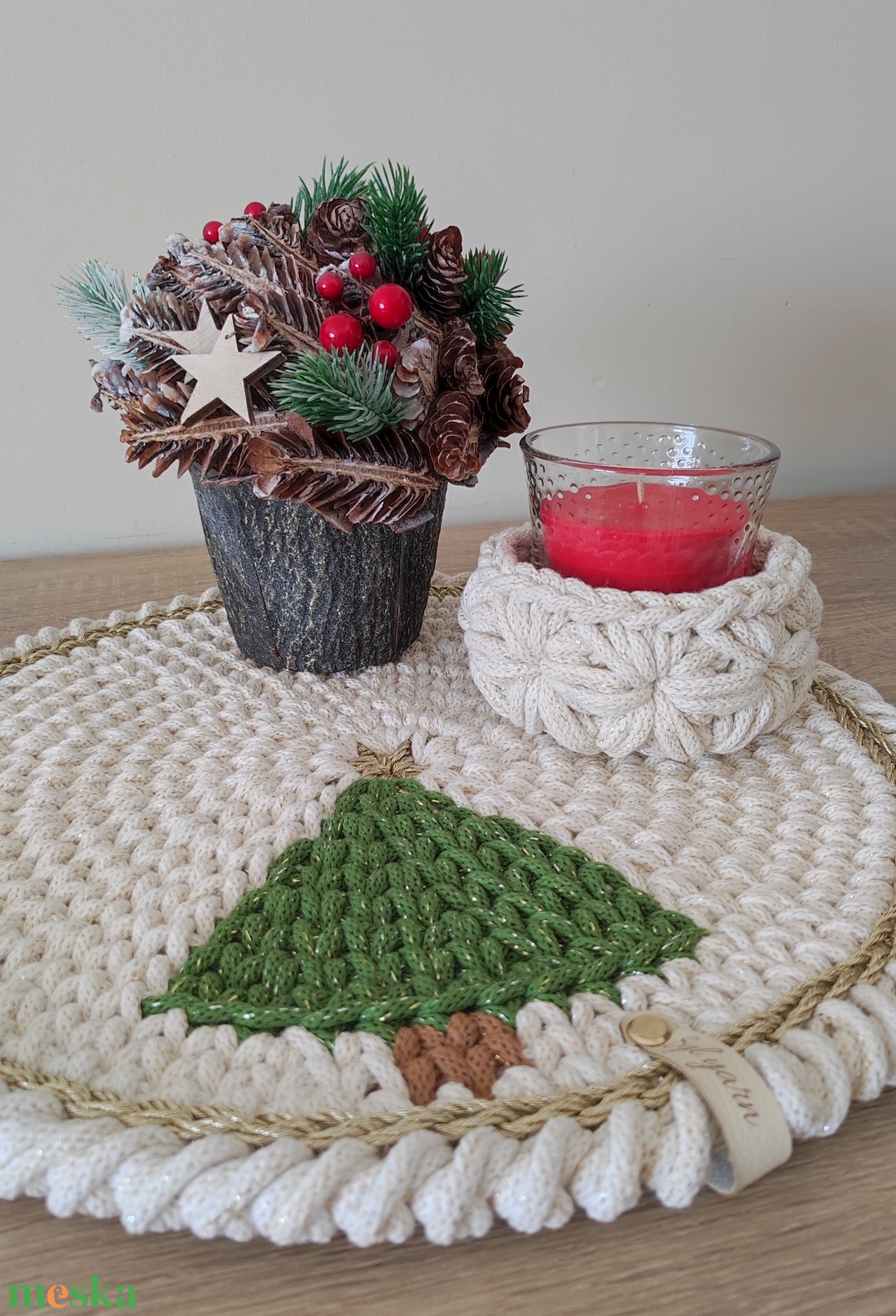 Horgolt karácsonyfa mintás karácsonyi asztaldísz - karácsony - karácsonyi lakásdekoráció - ünnepi asztaldekoráció - Meska.hu