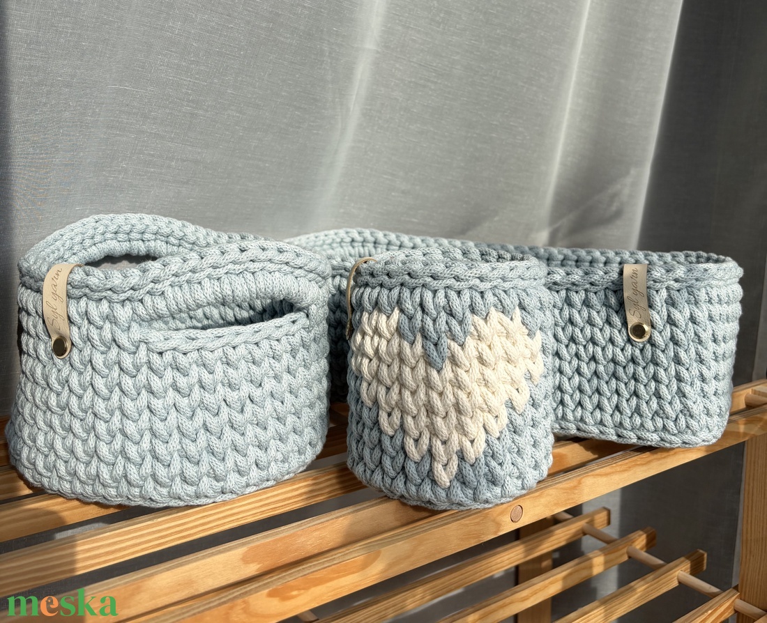 Horgolt kék tároló szett / Babaváró ajándék - baba - mama - babaszobabútor - játéktároló - Meska.hu