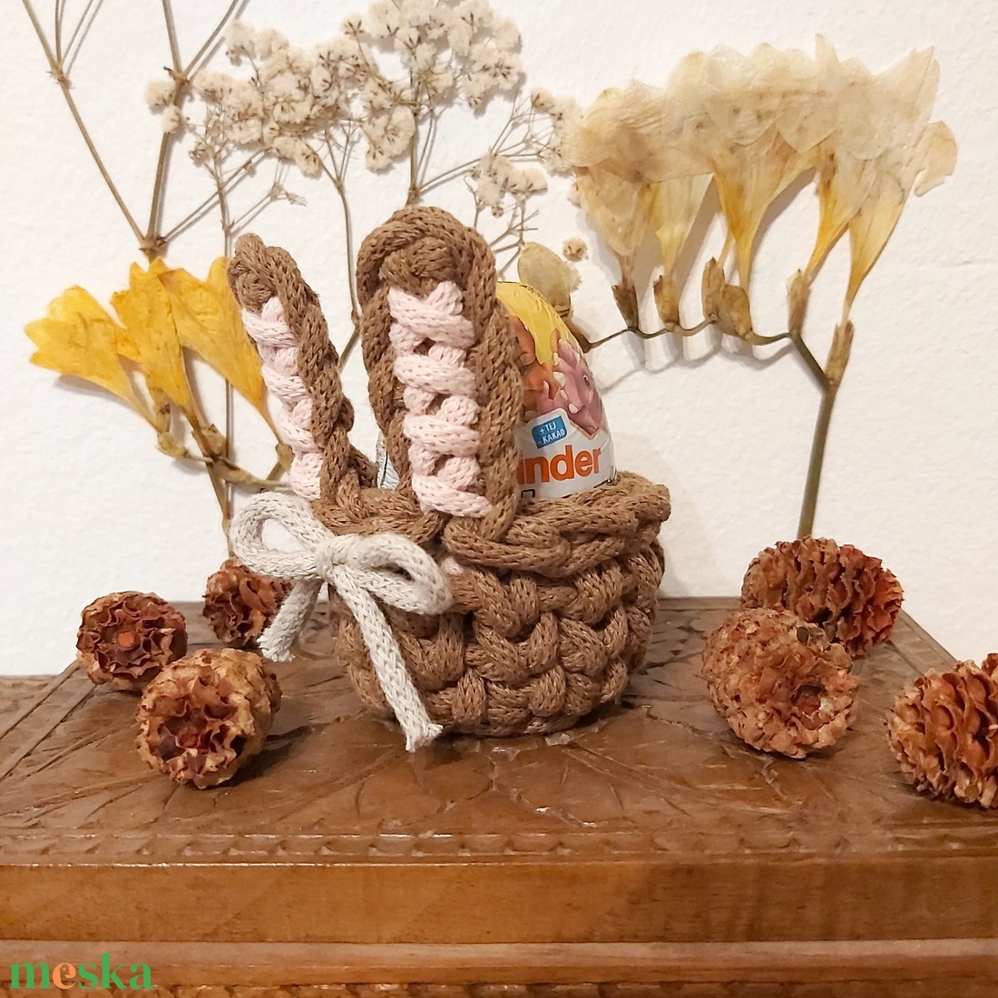 Húsvéti horgolt tojástartó kosár nyuszifülekkel - ünnepi díszek, dekorációk - húsvéti díszek és dekorációk - húsvéti ajándékátadó - Meska.hu