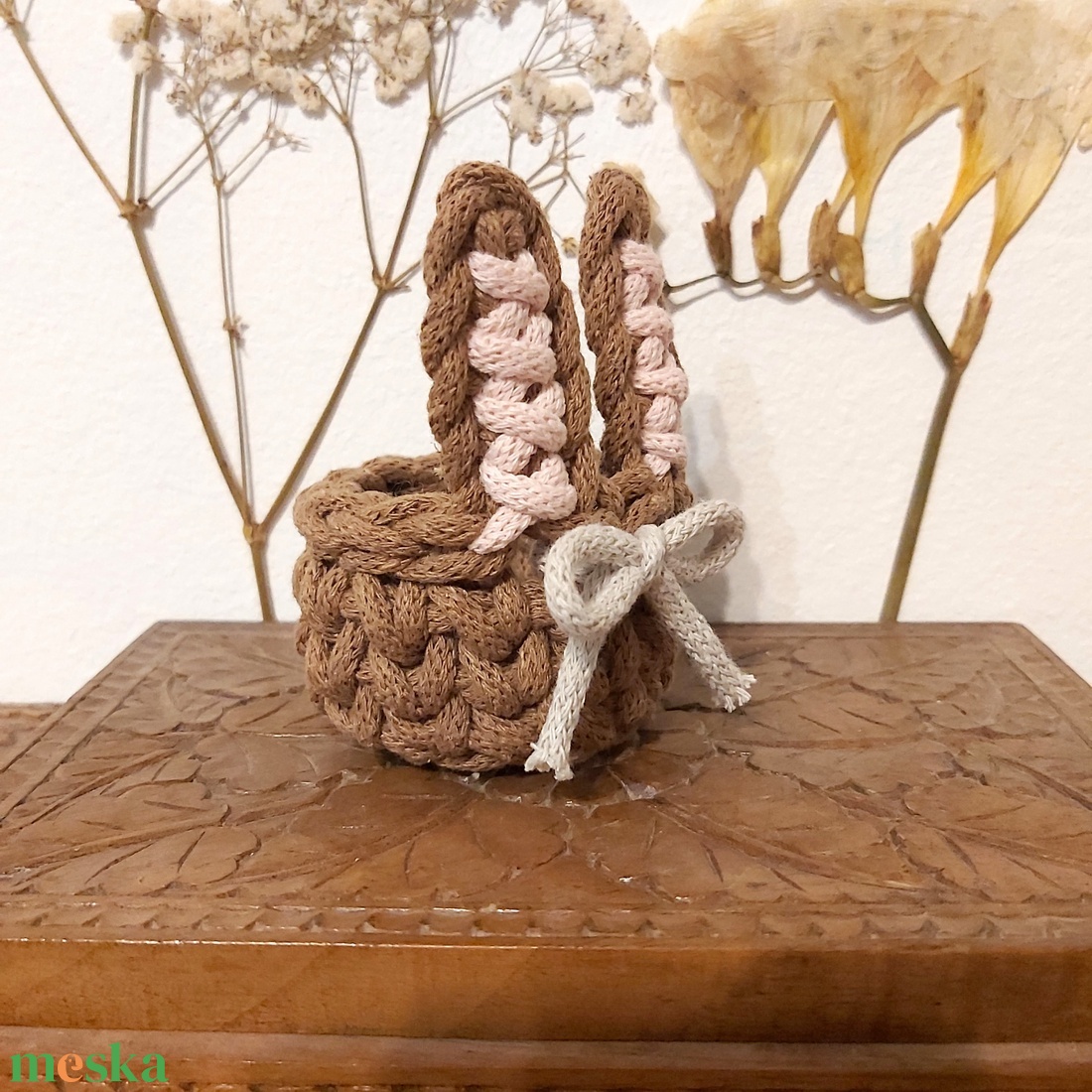 Húsvéti horgolt tojástartó kosár nyuszifülekkel - ünnepi díszek, dekorációk - húsvéti díszek és dekorációk - húsvéti ajándékátadó - Meska.hu