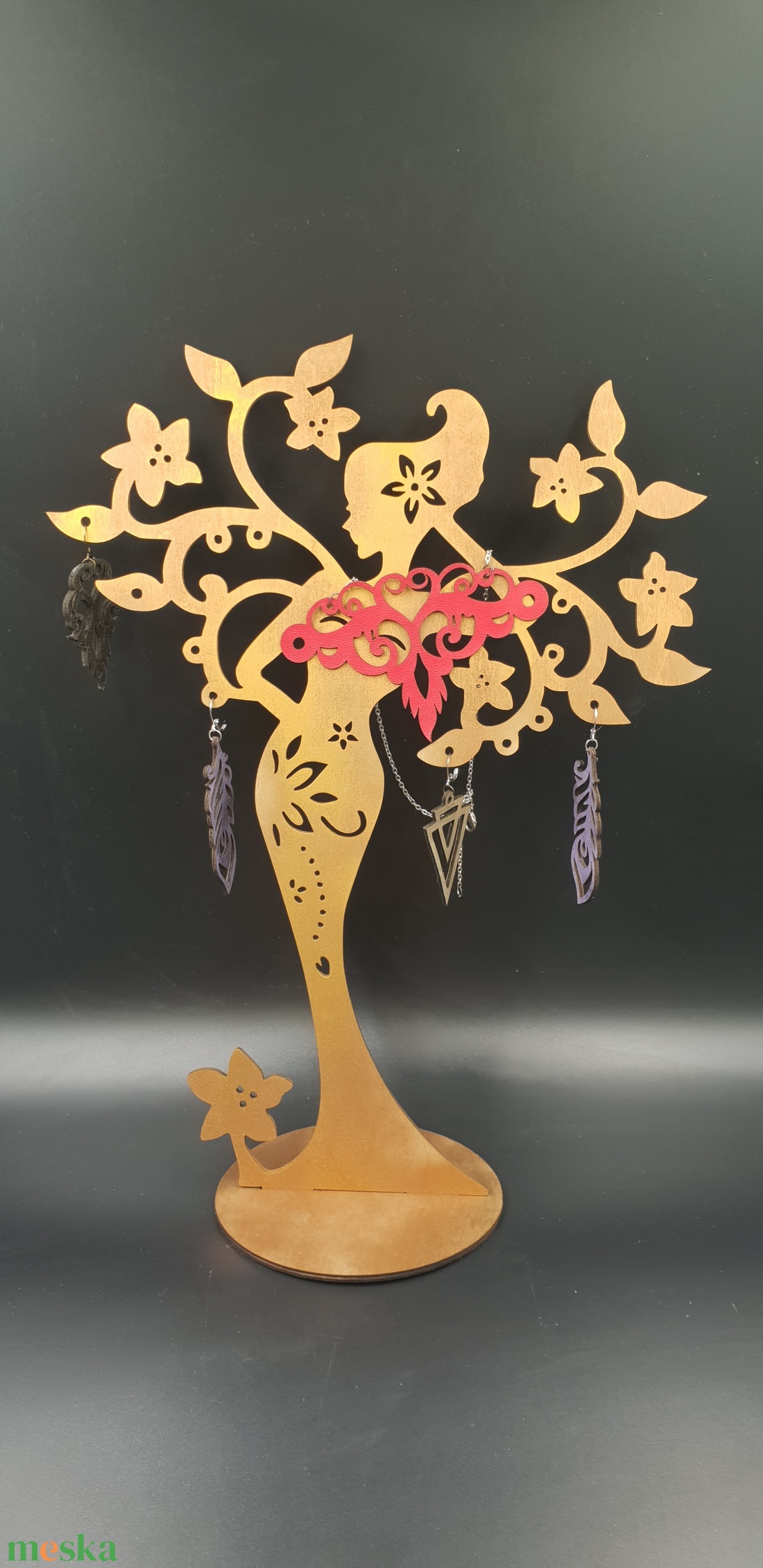 Női alakot ábrázoló ékszertartó fa - ékszer - ékszertartó - ékszertartó állvány - Meska.hu