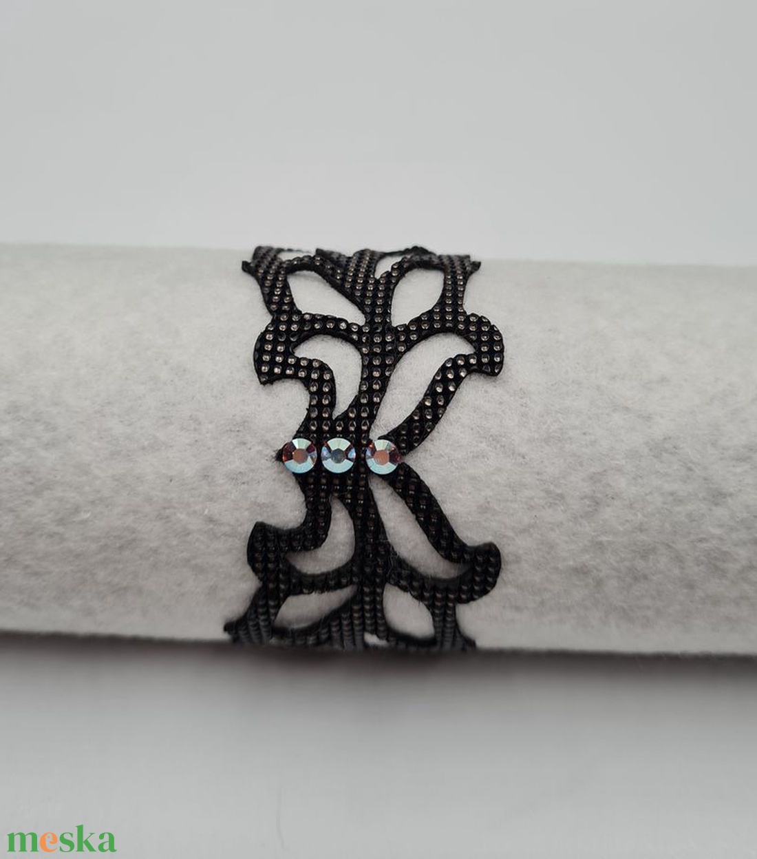 Sanem valódi bőr swarovski köves karkötő - ékszer - karkötő - széles karkötő - Meska.hu Sanem valódi bőr swarovski köves karkötő - ékszer - karkötő - széles karkötő - Meska.hu