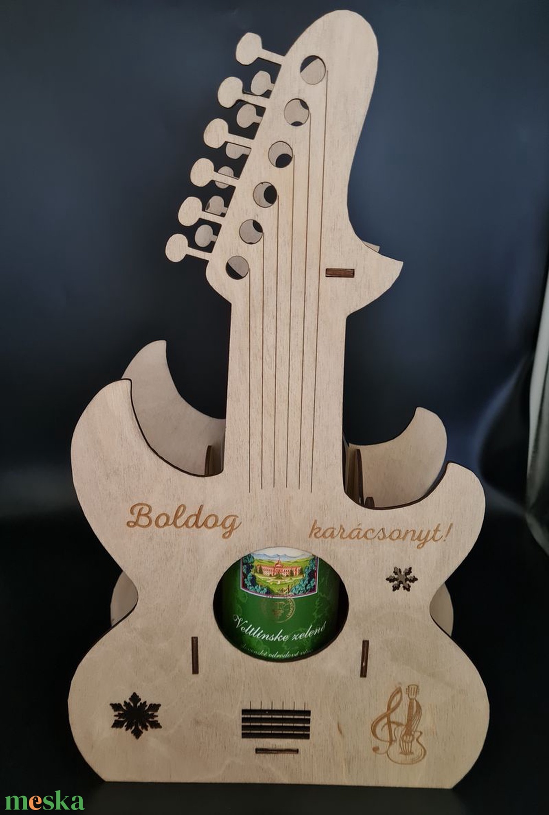Saját készítésű egyedi gitár alakú bortartó karácsonyra, szülinapra - otthon & életmód - konyhafelszerelés, tálalás - tálalás - bortartó - Meska.hu Saját készítésű egyedi gitár alakú bortartó karácsonyra, szülinapra - otthon & életmód - konyhafelszerelés, tálalás - tálalás - bortartó - Meska.hu