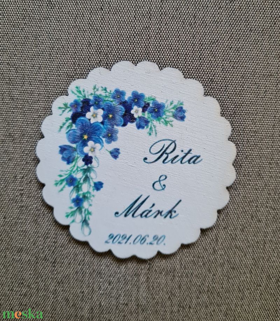 Kék virágdísz köszönő ajándék hűtőmágnes esküvőre - esküvő - emlék & ajándék - köszönőajándék - Meska.hu