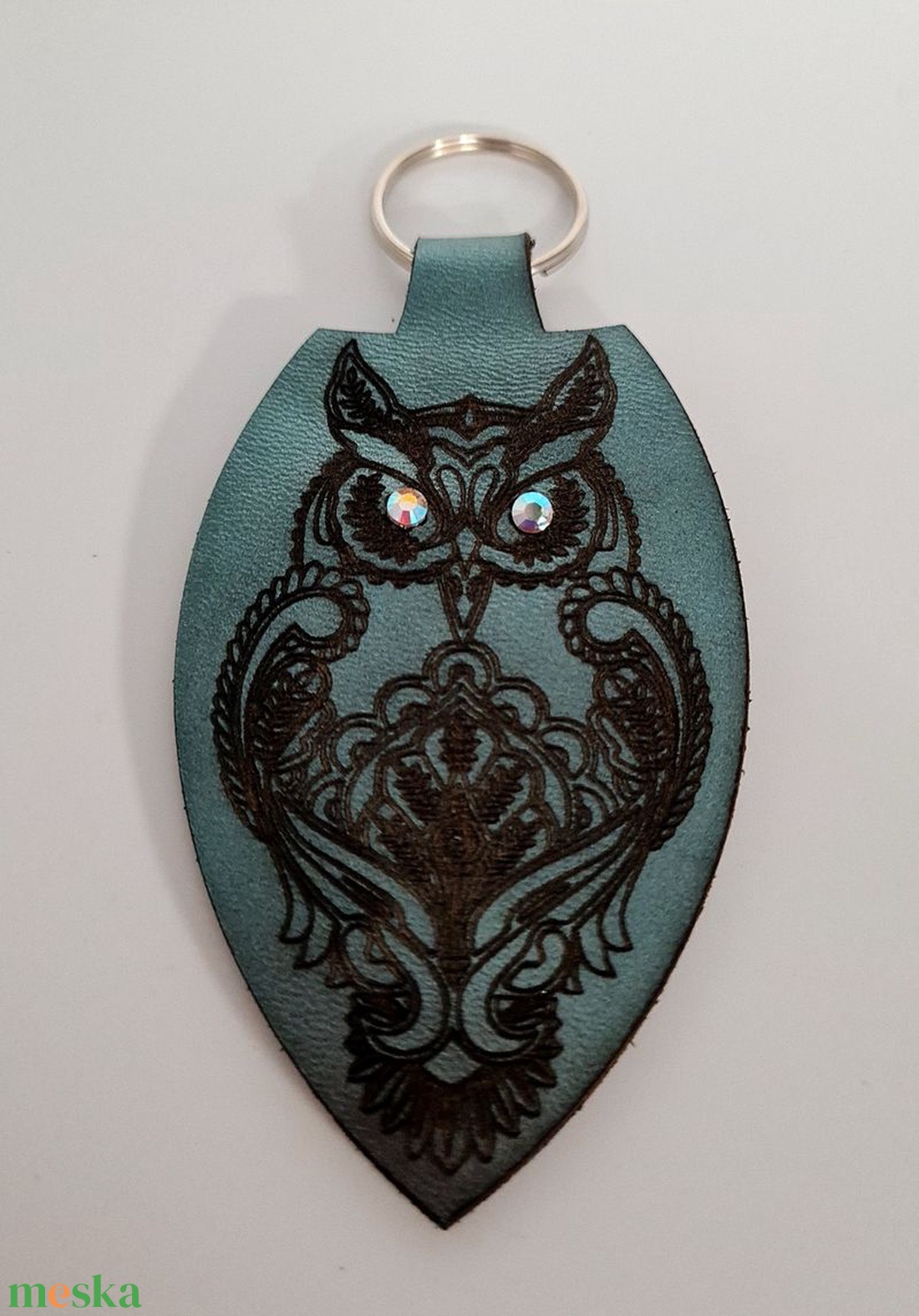 Gravírozott bőr swarovski kristályos baglyos kulcstartó - táska & tok - kulcstartó & táskadísz - kulcstartó - Meska.hu Gravírozott bőr swarovski kristályos baglyos kulcstartó - táska & tok - kulcstartó & táskadísz - kulcstartó - Meska.hu