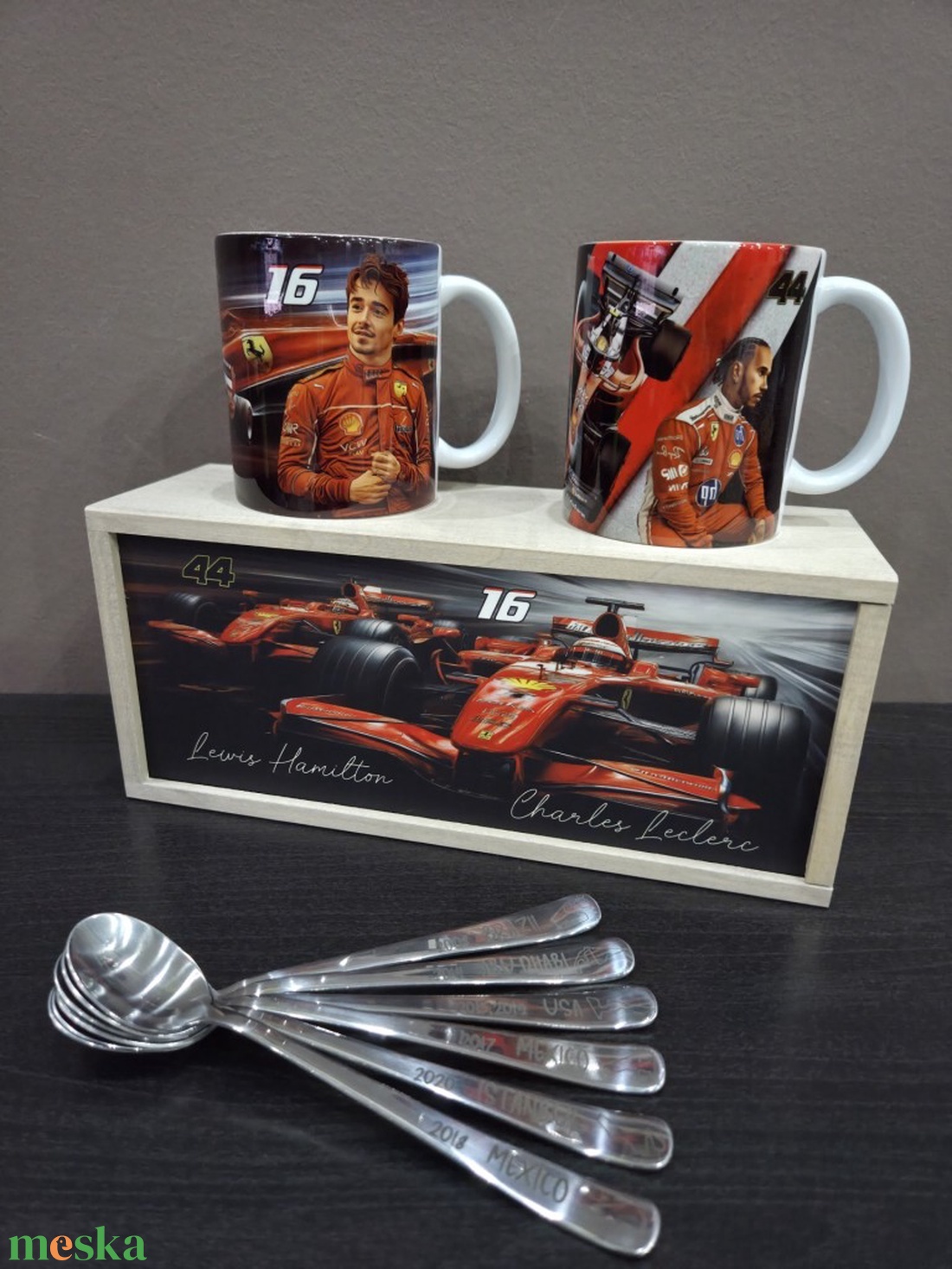F1 Lewis Hamilton és Charles Leclerc ajándékcsomag rajongóknak - otthon & életmód - konyhafelszerelés, tálalás - tálalás - bögre & csésze - Meska.hu
