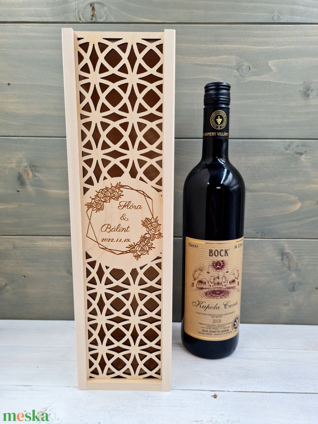 Virág koszorú esküvői szülőköszöntő ajándék boros díszdoboz - otthon & életmód - konyhafelszerelés, tálalás - italos kellékek - italtartó - Meska.hu