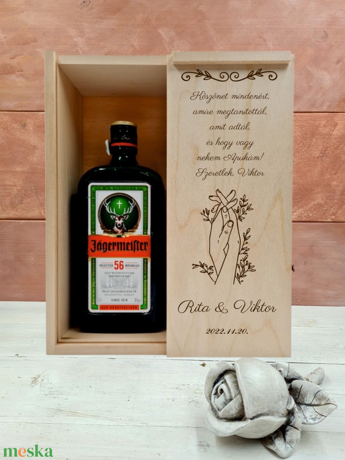Összefonodó kezek szülőköszöntő italos ajándék díszdoboz - otthon & életmód - konyhafelszerelés, tálalás - italos kellékek - italtartó - Meska.hu