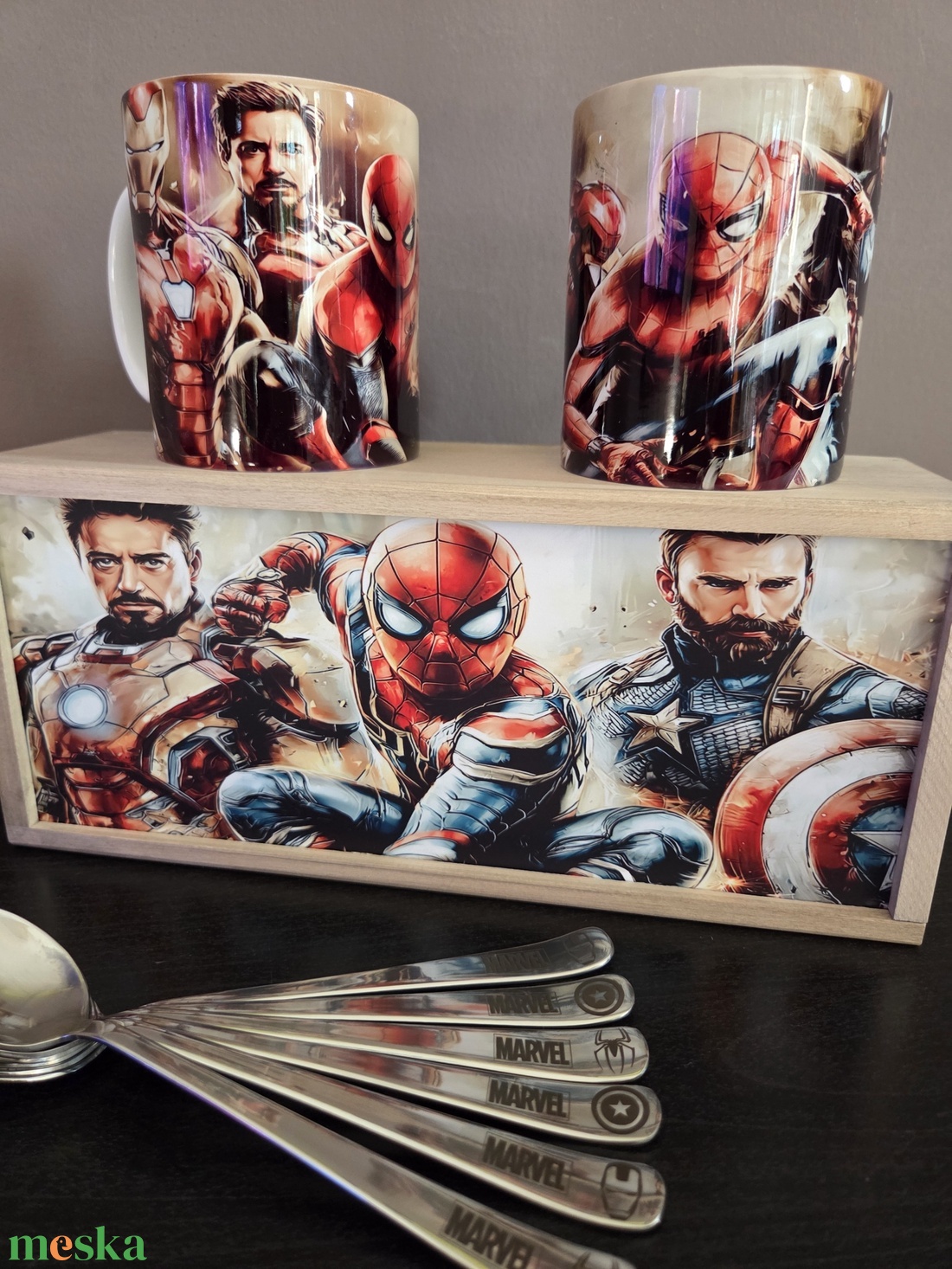 Egyedi ajándékcsomag Marvel film rajongóknak - otthon & életmód - konyhafelszerelés, tálalás - tálalás - bögre & csésze - Meska.hu