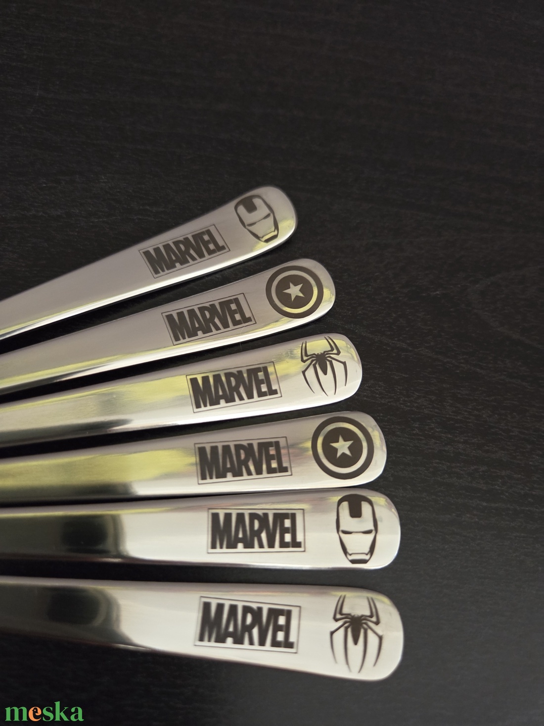Egyedi ajándékcsomag Marvel film rajongóknak - otthon & életmód - konyhafelszerelés, tálalás - tálalás - bögre & csésze - Meska.hu