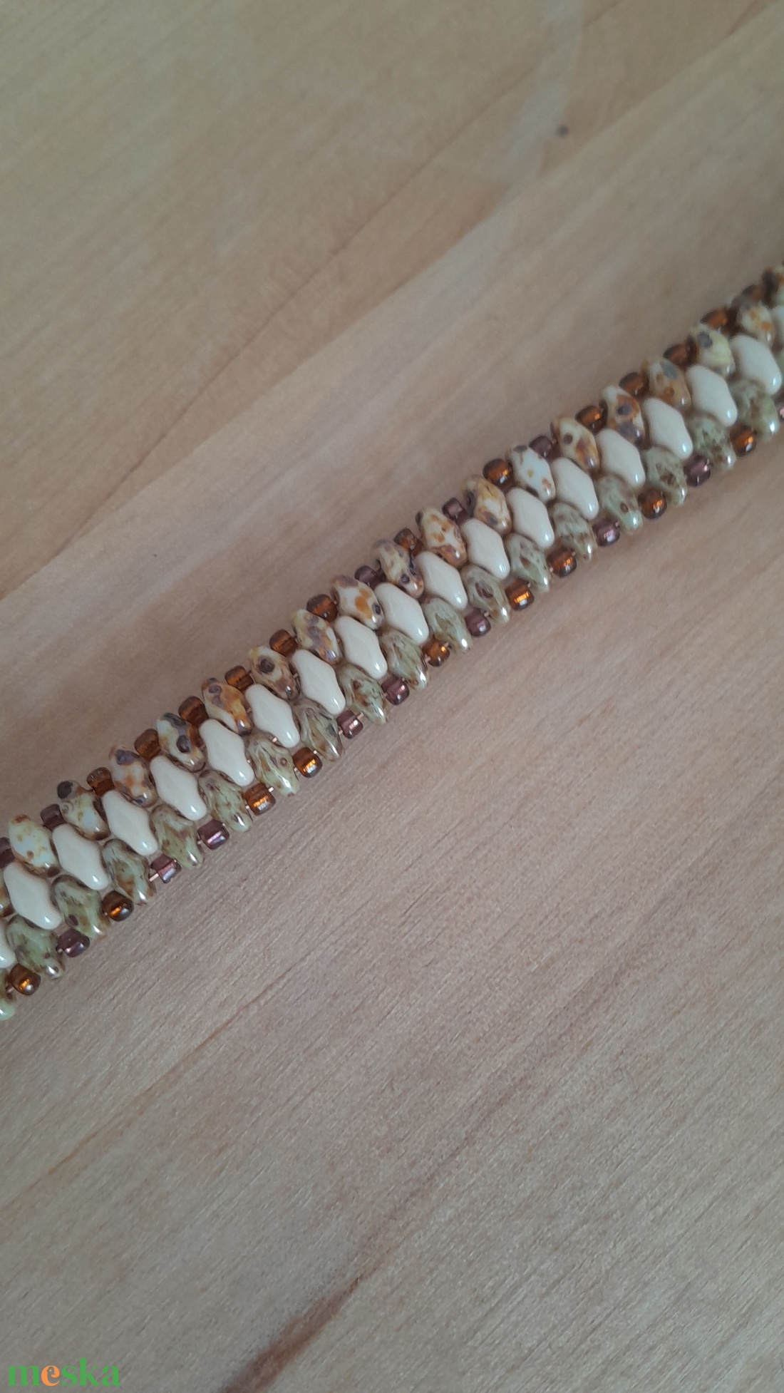 barna-beige karkötő - ékszer - karkötő - gyöngyös karkötő - Meska.hu