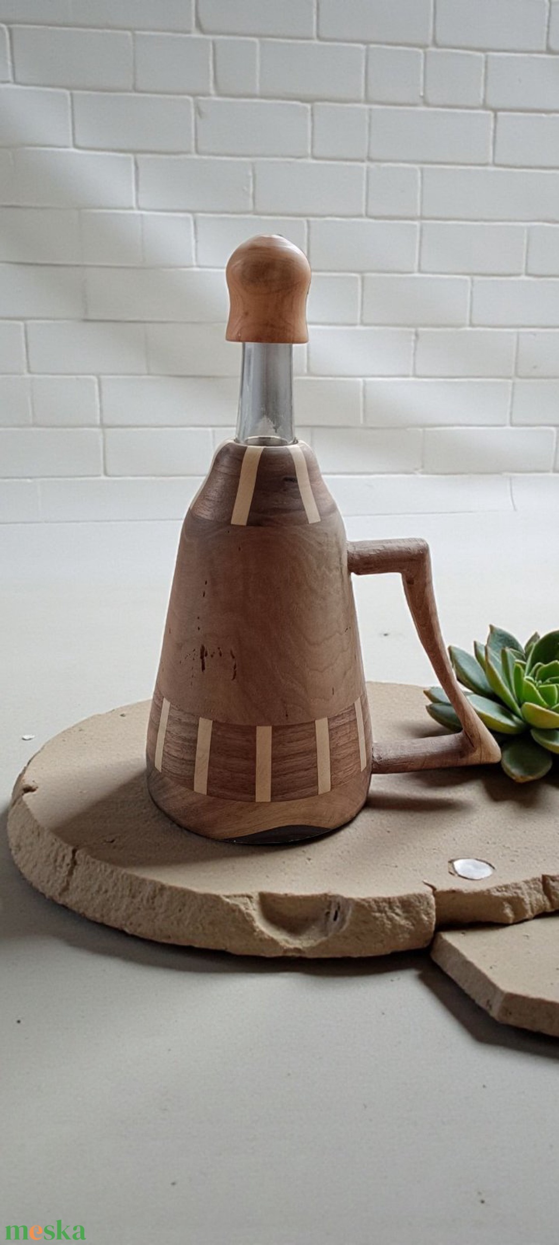 Szegmentált dió- és fenyőfa étolajkiöntő � mandulafából készült csavaros kupakkal (750 ml) - otthon & életmód - konyhafelszerelés, tálalás - flaska, csatos üveg - Meska.hu