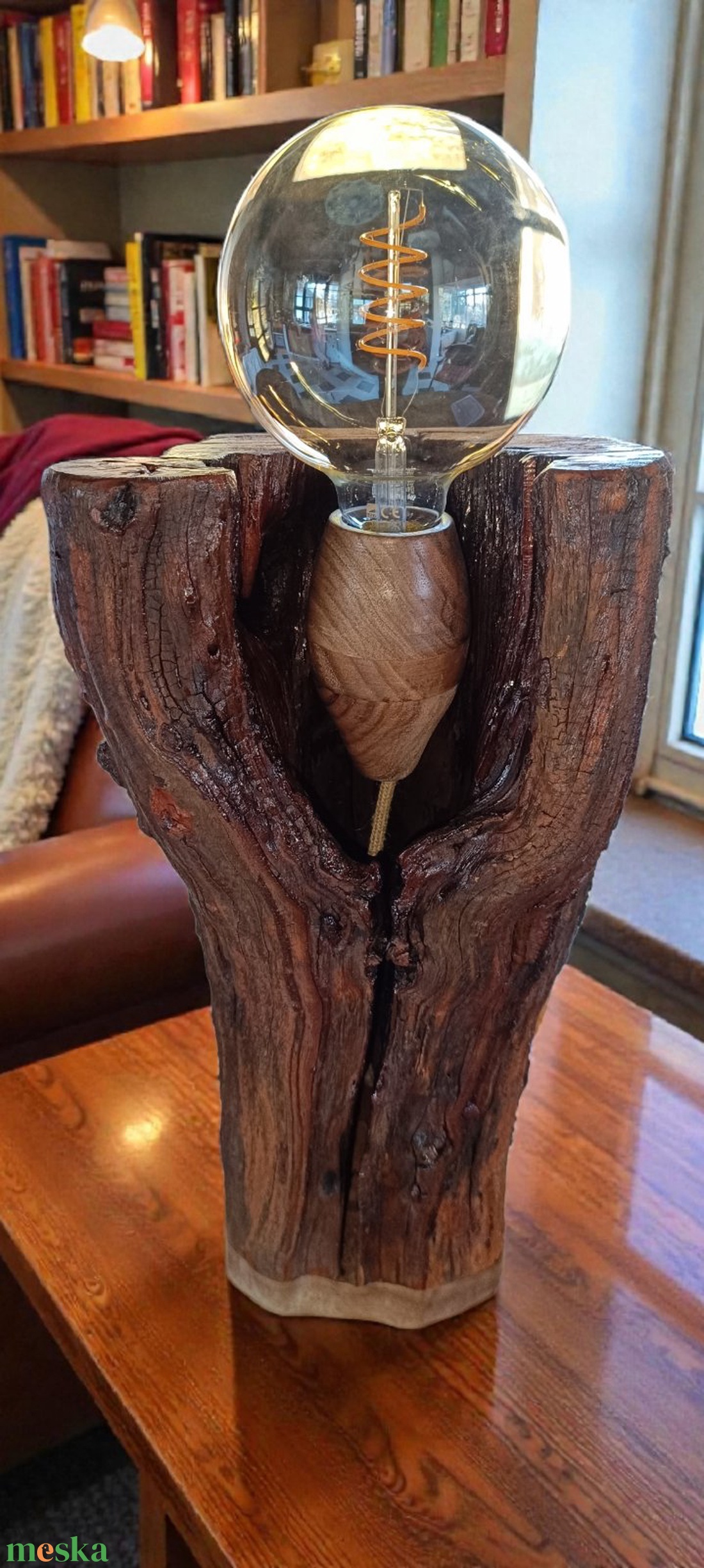 Üreges mandulafából készült asztali hangulatlámpa  Edison gömbizzóval 24x45cm - otthon & életmód - lámpa - asztali lámpa - Meska.hu