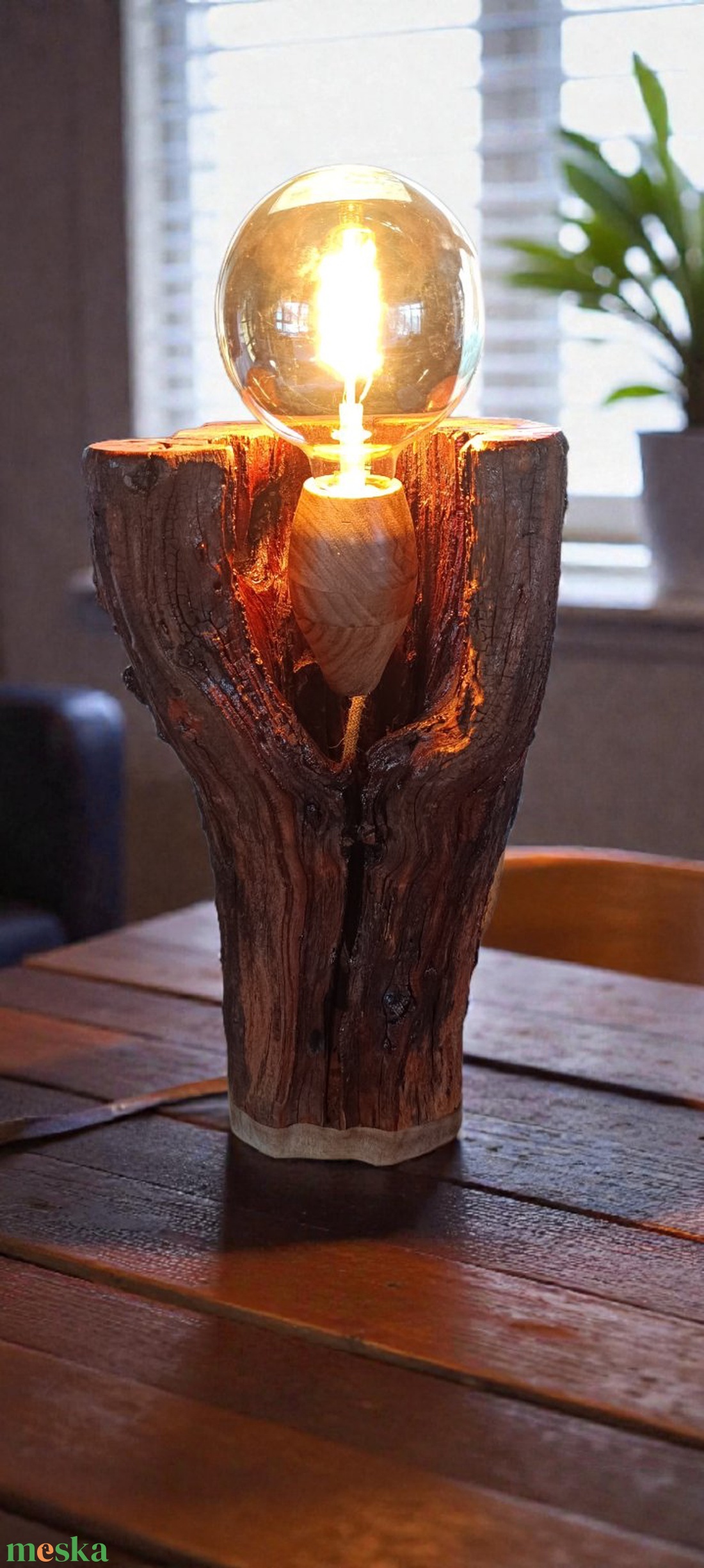 Üreges mandulafából készült asztali hangulatlámpa  Edison gömbizzóval 24x45cm - otthon & életmód - lámpa - asztali lámpa - Meska.hu