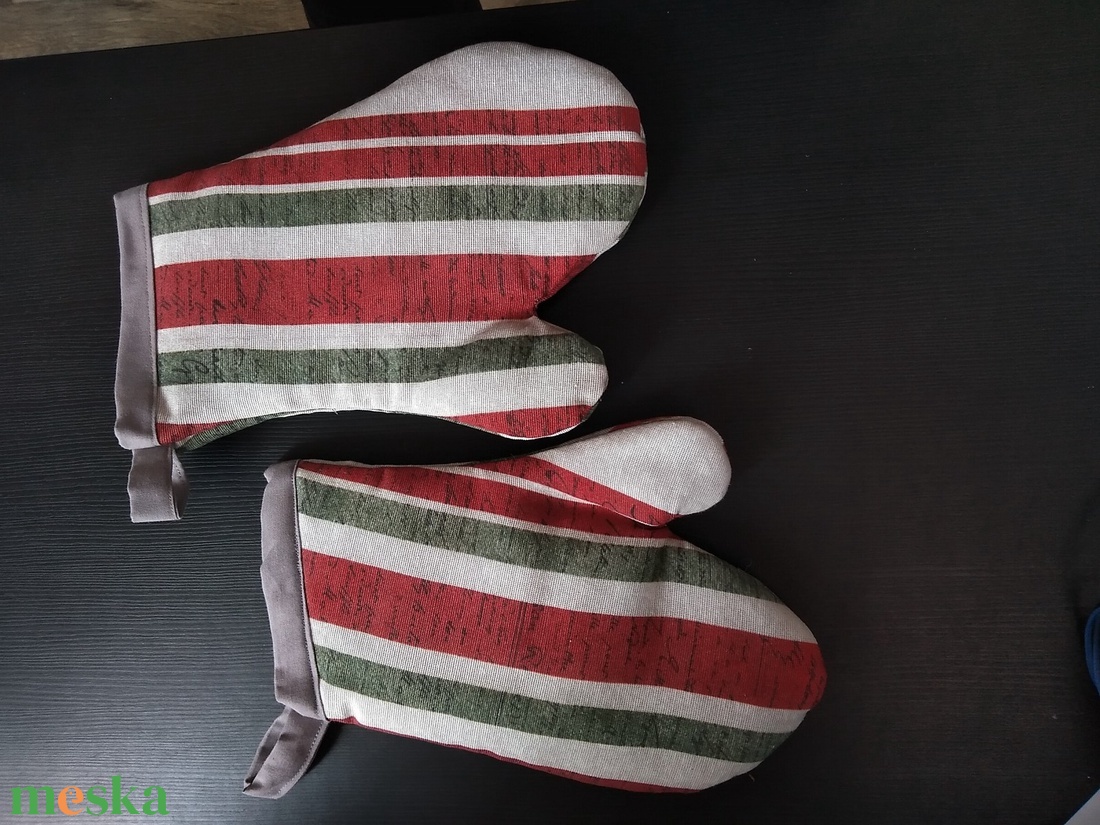 Edényfogó kesztyű bordó csíkos - otthon & életmód - konyhafelszerelés, tálalás - konyhai textil - edényfogó & edényfedő - Meska.hu Edényfogó kesztyű bordó csíkos - otthon & életmód - konyhafelszerelés, tálalás - konyhai textil - edényfogó & edényfedő - Meska.hu