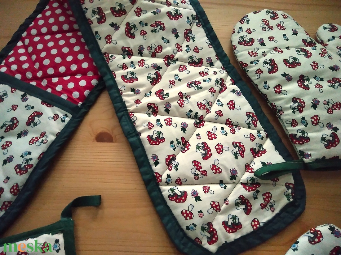 Konyha szett gomba mintás - otthon & életmód - konyhafelszerelés, tálalás - konyhai textil - edényfogó & edényfedő - Meska.hu Konyha szett gomba mintás - otthon & életmód - konyhafelszerelés, tálalás - konyhai textil - edényfogó & edényfedő - Meska.hu