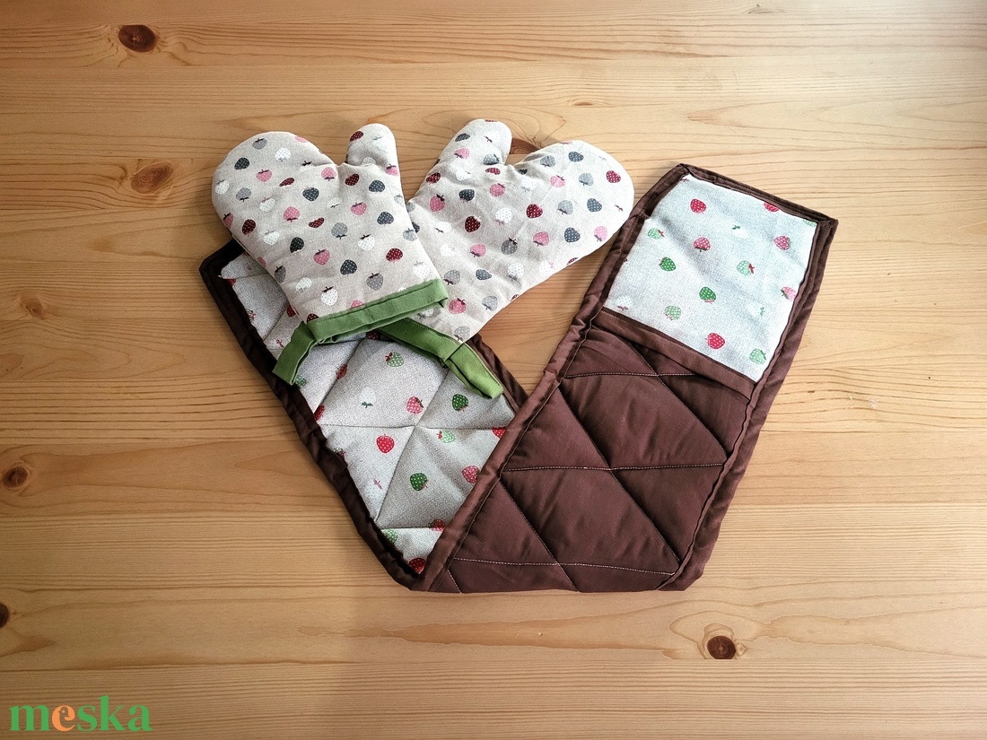Konyha szett natúr eper mintás - otthon & életmód - konyhafelszerelés, tálalás - konyhai textil - edényfogó & edényfedő - Meska.hu Konyha szett natúr eper mintás - otthon & életmód - konyhafelszerelés, tálalás - konyhai textil - edényfogó & edényfedő - Meska.hu