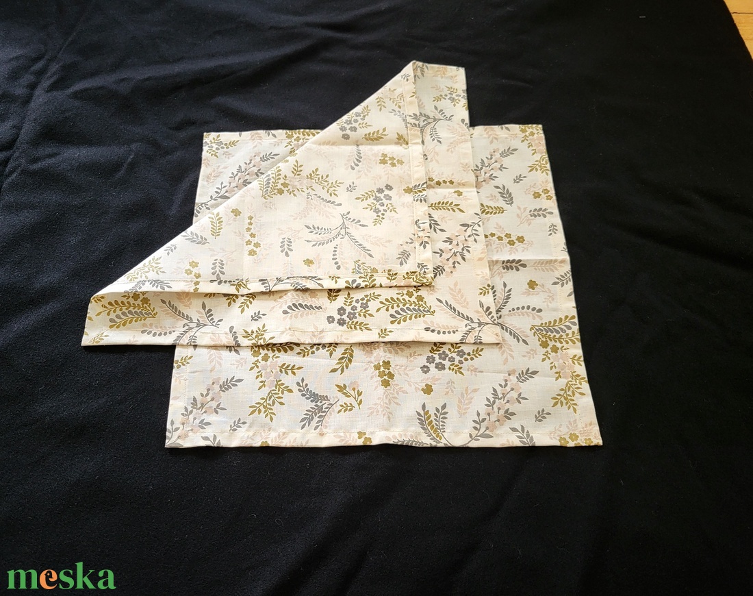 Textil szalvéta - Bézs alapon szürke - barna virágok - otthon & életmód - konyhafelszerelés, tálalás - konyhai textil - szalvéta - Meska.hu Textil szalvéta - Bézs alapon szürke - barna virágok - otthon & életmód - konyhafelszerelés, tálalás - konyhai textil - szalvéta - Meska.hu