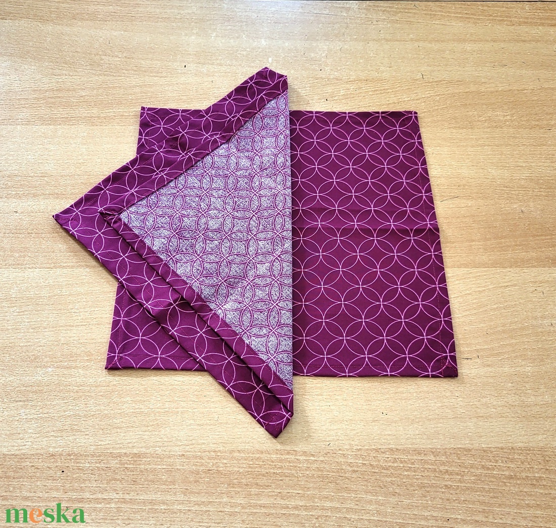 Textil szalvéta -bordó díszes karika mintás - ékszer - gyűrű - vékony gyűrű - Meska.hu
