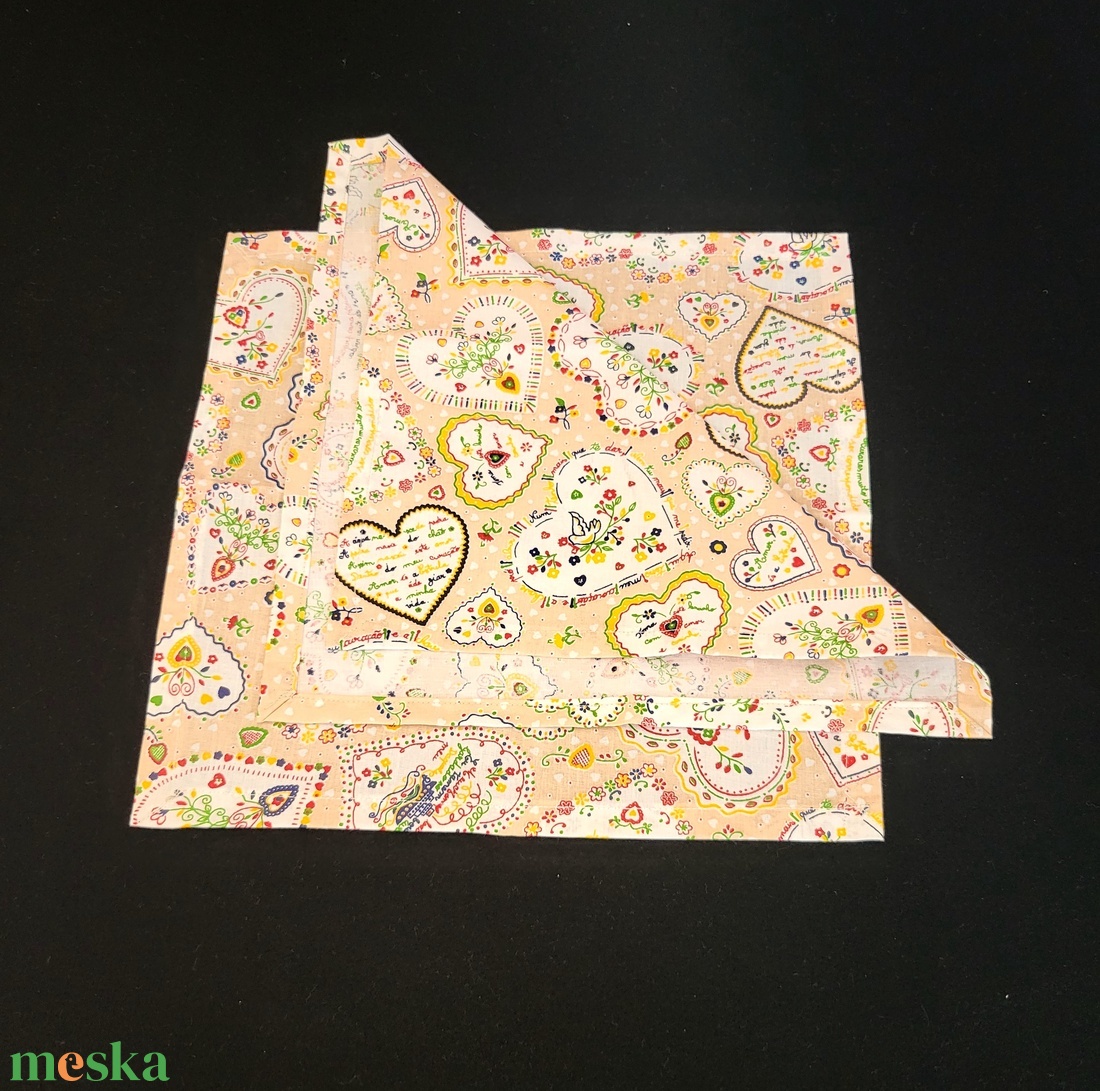 Textil szalvéta - narancssárga alapon vidám szivecskék - otthon & életmód - konyhafelszerelés, tálalás - konyhai textil - szalvéta - Meska.hu Textil szalvéta - narancssárga alapon vidám szivecskék - otthon & életmód - konyhafelszerelés, tálalás - konyhai textil - szalvéta - Meska.hu