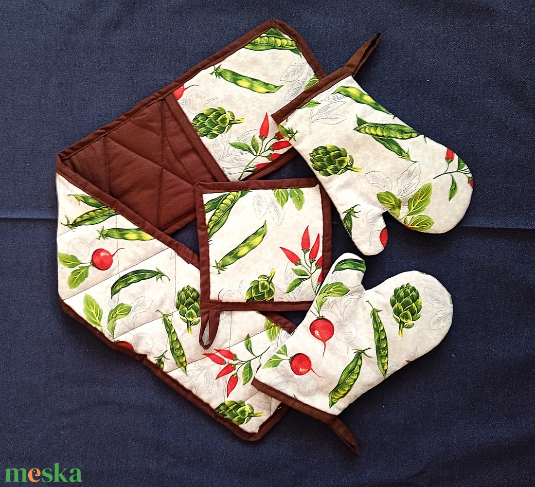 Konyha szett zöldség mintás - otthon & életmód - konyhafelszerelés, tálalás - konyhai textil - edényfogó & edényfedő - Meska.hu Konyha szett zöldség mintás - otthon & életmód - konyhafelszerelés, tálalás - konyhai textil - edényfogó & edényfedő - Meska.hu