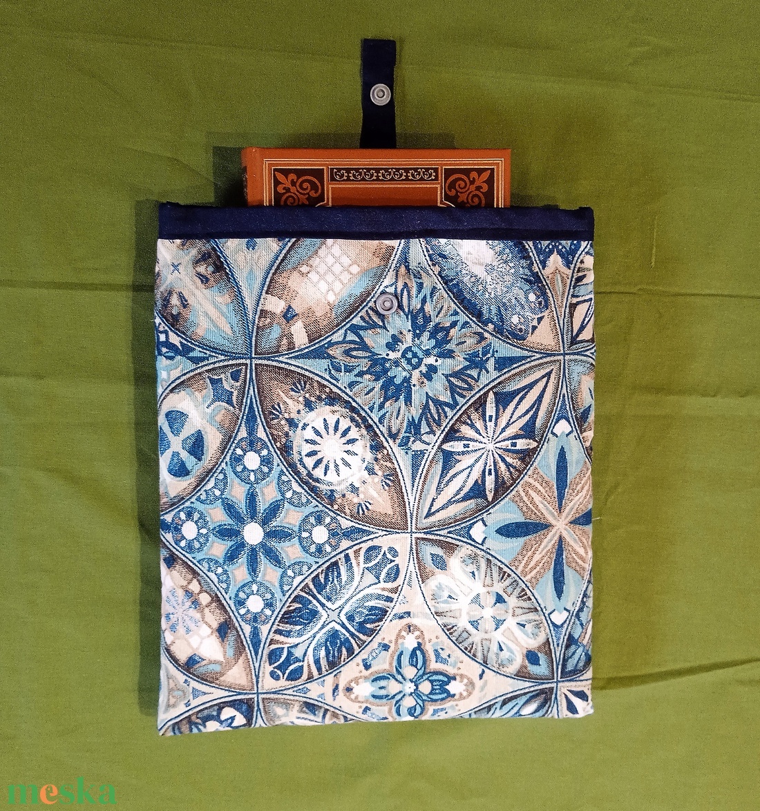 Könyvtok, könyvvédő - kék mozaik mintás - könyv & zene - könyvtok - Meska.hu