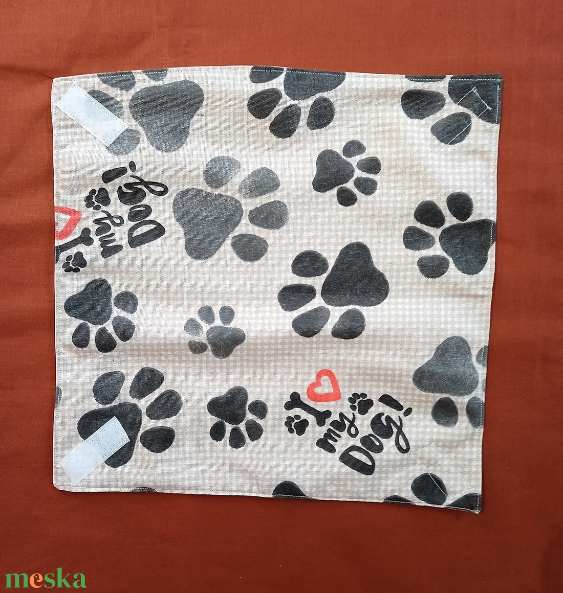 Öko szendvicscsomagoló, újraszalvéta - drapp alapon szürke tappancs /kutyatalp/ mintás - táska & tok - uzsonna- & ebéd tartó - szendvics csomagoló - Meska.hu
