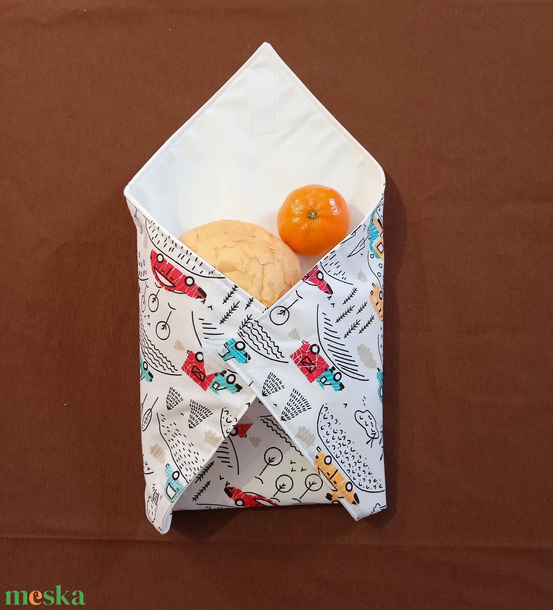 Öko szendvicscsomagoló, újraszalvéta - színes autók dombokon - táska & tok - uzsonna- & ebéd tartó - szendvics csomagoló - Meska.hu