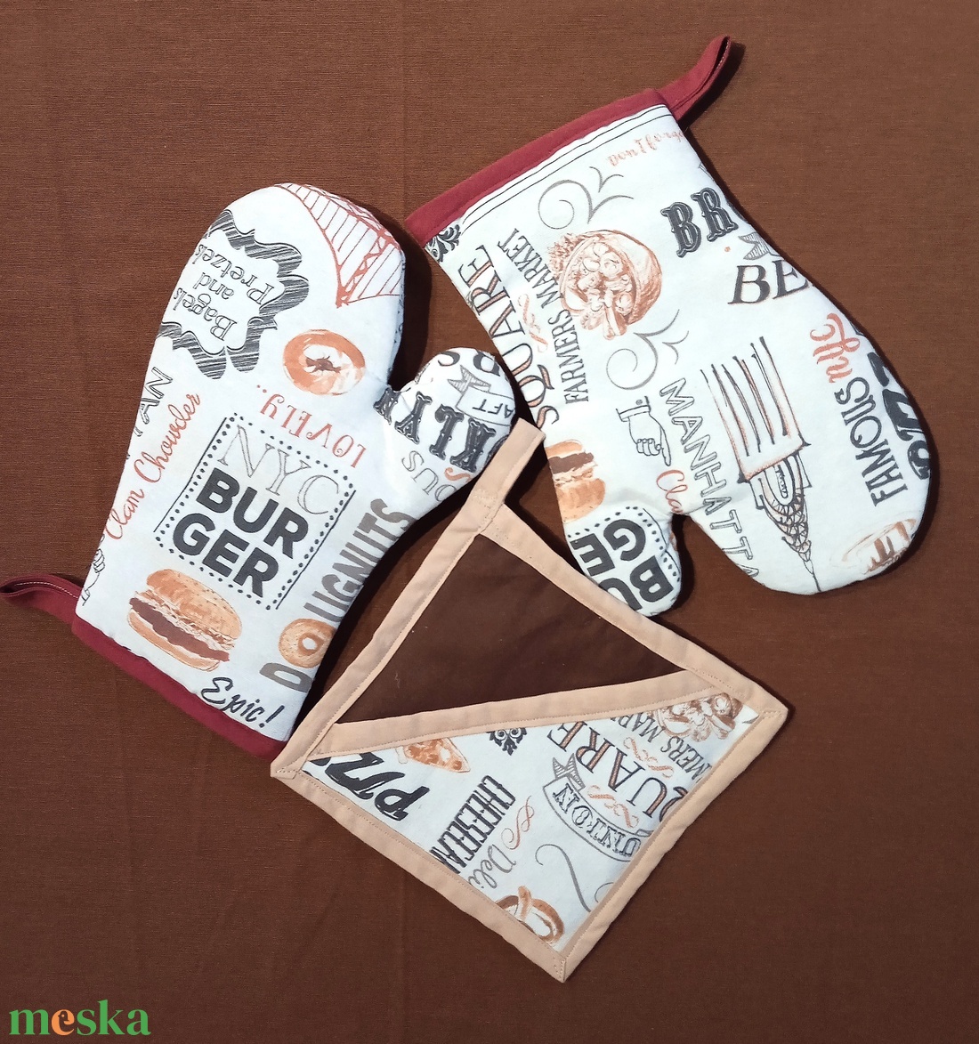 Konyha szett : 2 db kesztyű fedélfogóval -amerikai konyha mintás - otthon & életmód - konyhafelszerelés, tálalás - konyhai textil - edényfogó & edényfedő - Meska.hu